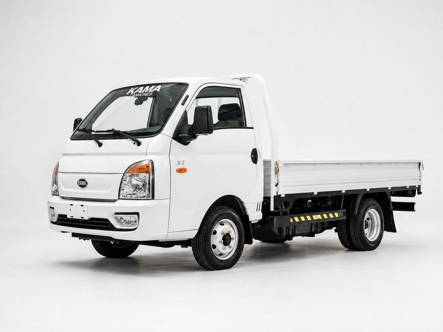 Camion KAMA X1 blanco